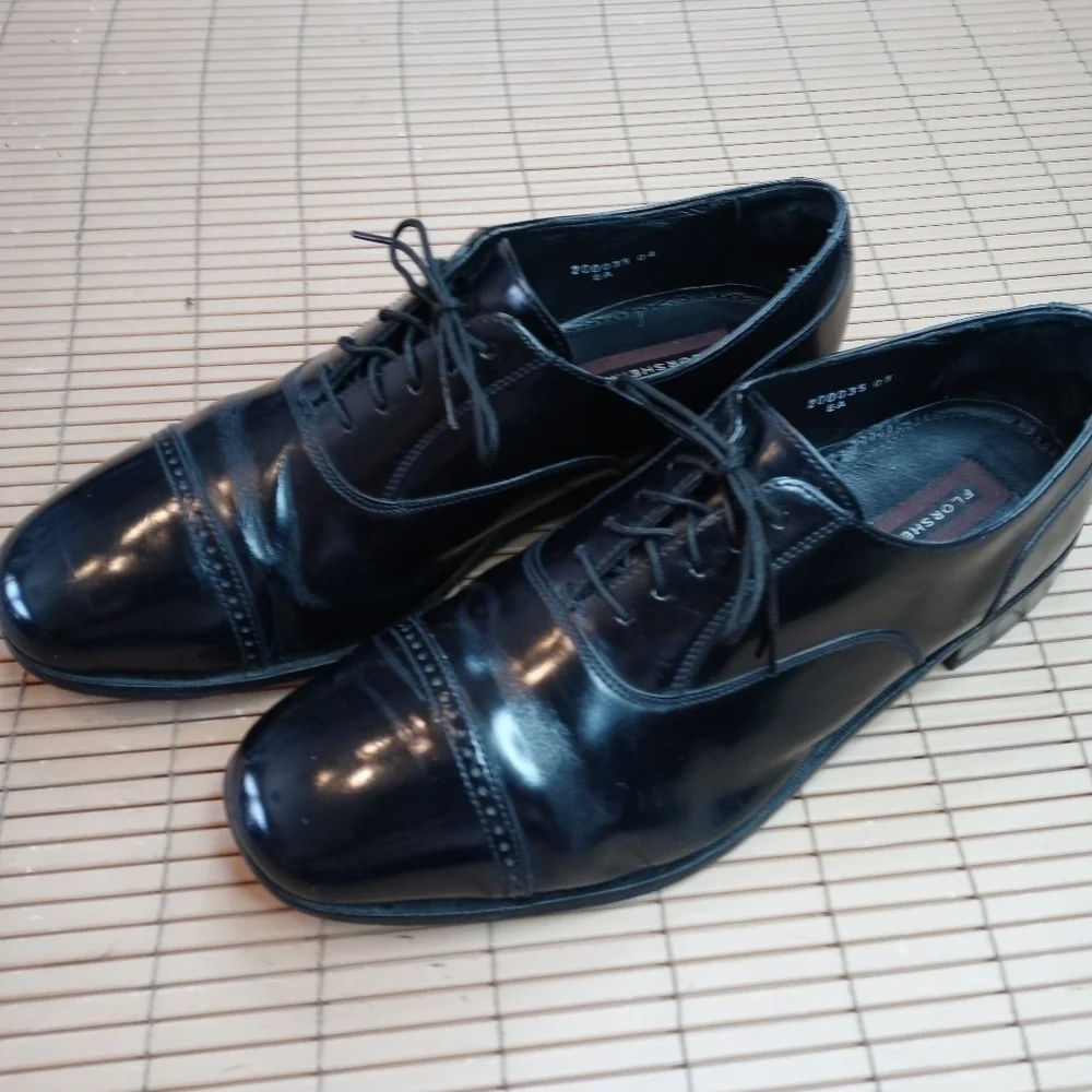 Florsheim men's black leather cap-toe Oxford sz 12D. 20.1pm